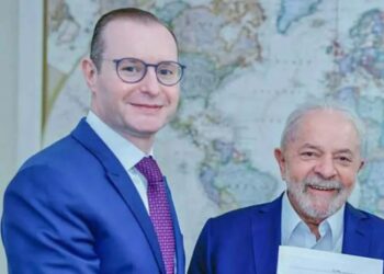 O advogado Cristiano Zanin e o presidente Lula.