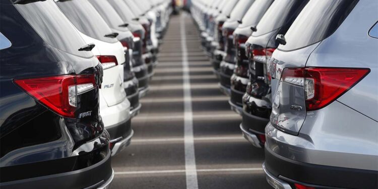 Programa de descontos em carros novos pode durar apenas um mês, afirma presidente Lula.