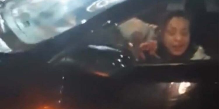 Mulher estava sob influência de álcool.