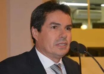 "Ex-presidente da Câmara de Vereadores de Timbaúba é preso por envolvimento em esquema de corrupção.