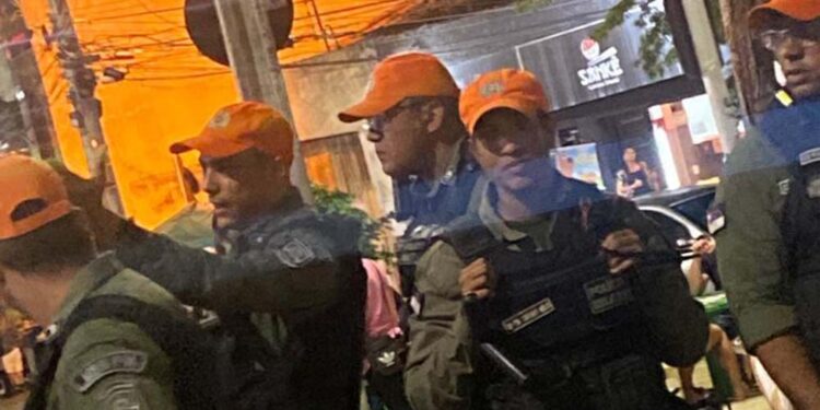 Grupo de policiais agrediu mãe e dois filhos que foram acompanhar o São João