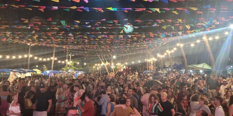 A chuva não tirou o brilho do primeiro dia de comemoração das festas juninas de Fernando de Noronha