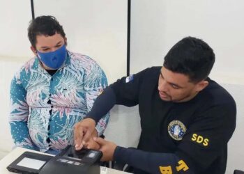 Moradores podem fazer coleta das digitais para novo RG