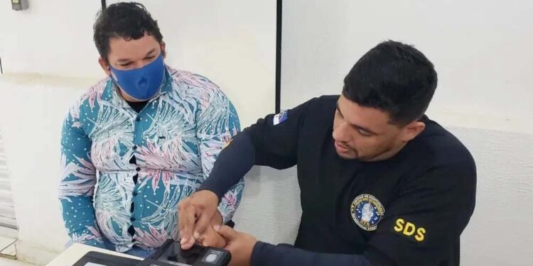 Moradores podem fazer coleta das digitais para novo RG