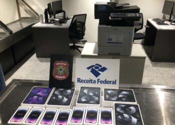 Os equipamentos estavam em posse de um passageiro procedente de Cascavel (PR)