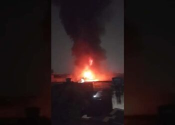 Incêndio em garagem de ônibus do Colégio Souza Leão, no Recife