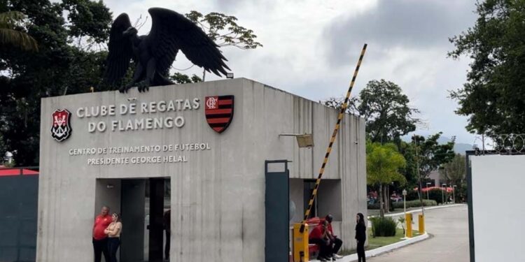Flamengo processou jornalistas do UOL por matéria sobre incêndio do Ninho