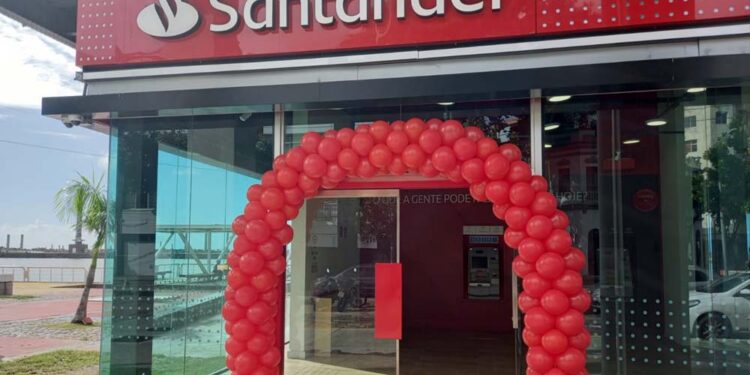 Santander investe em abertura de agência de negócios no Recife