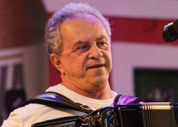 Flávio José critica falta de espaço para artistas locais