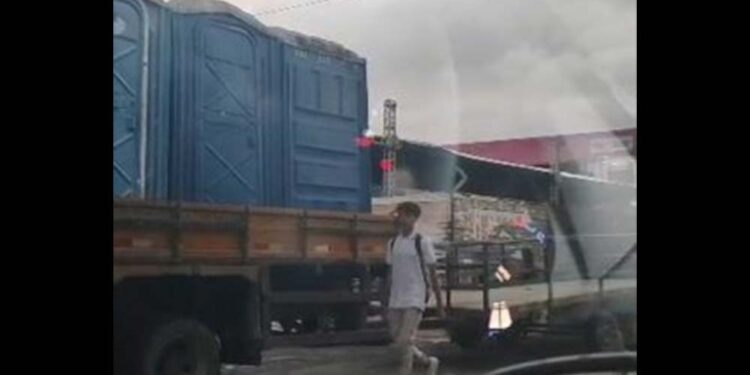 Banheiros do São João de Gravatá foram removidos depois de "calote"