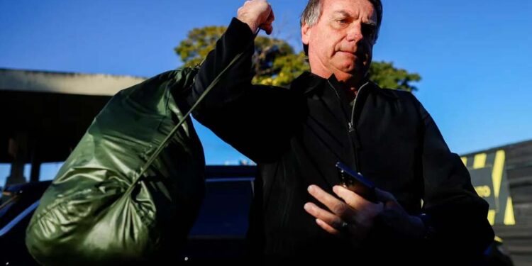 Bolsonaro fará depoimento à PF se teve envolvimento com os atos 8 de janeiro.