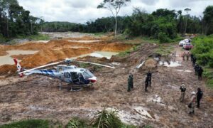 Polícia Federal durante operação contra o Garimpo Ilegal
