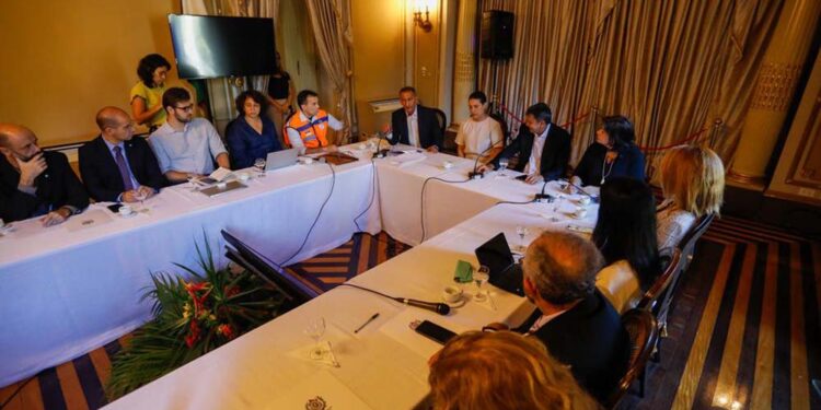 a Raquel Lyra busca apoio e parceria com o governo federal para tentar amenizar danos causados pelas chuvas