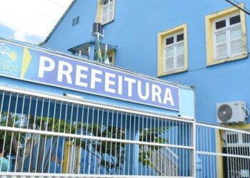 Prefeitura de Barreiros mandou pagar R$ 300 mil para show de sanfoneiro na festa da cidade, mesmo com situação de emergência.