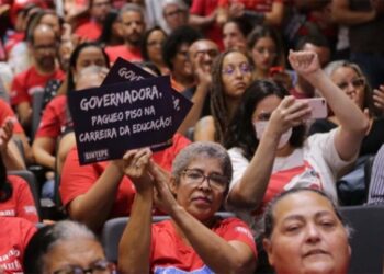 Greve de professores pode apimentar processo eleitoral em Pernambuco.