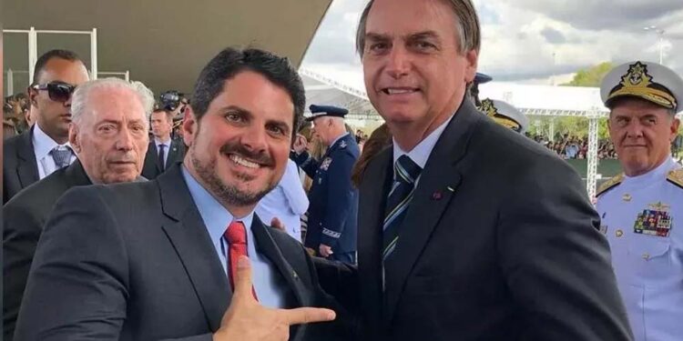 Marcos do Val e Jair Bolsonaro.