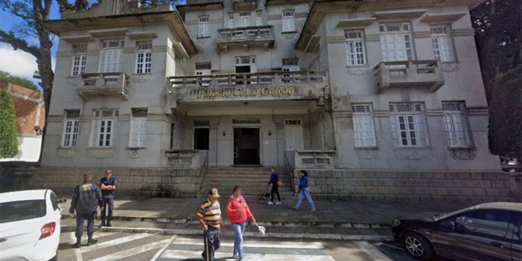 Microempreendedora recebe contrato milionário para fornecer alimentação.