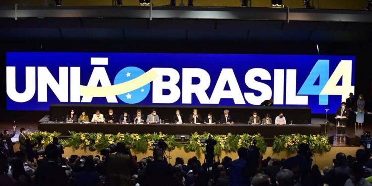 União Brasil surgiu da fusão entre o Democratas e o PSL