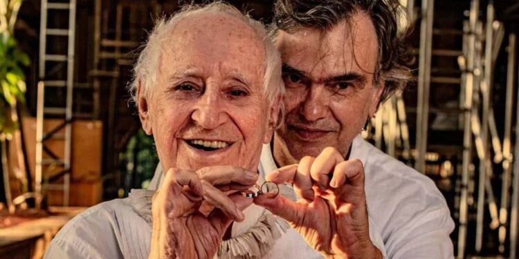 Um mês depois de casar, Zé Celso se vai aos 86