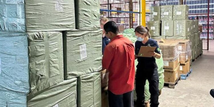 Receita Federal apreende 647 volumes de mercadorias ilegais no Grande Recife.