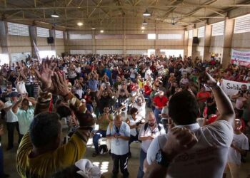 Greve de rodoviários em Recife continua pelo terceiro dia consecutivo.