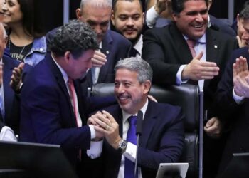 Governo de Lula garante R$ 16,2 bilhões em emendas parlamentares em 2023.