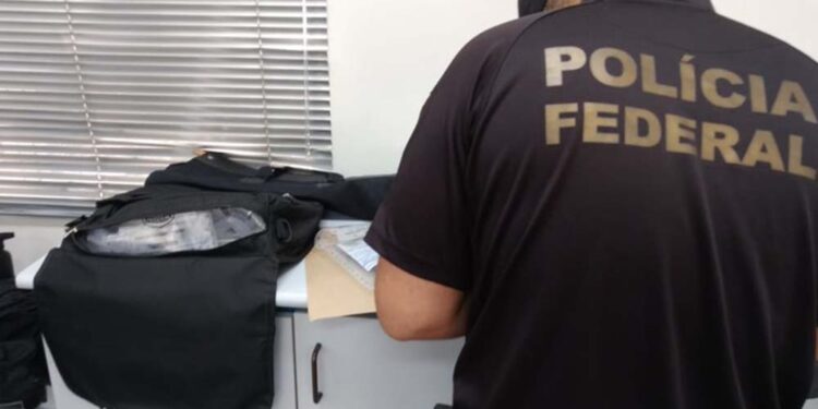 Golpista do INSS desvia R$ 500 mil "ressuscitando" beneficiários falecidos.