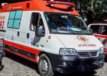 Homem agride e rouba ambulância do Samu em Jaboatão dos Guararapes.