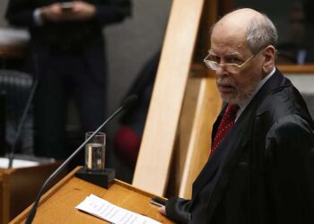 Ex-ministro estava internado no hospital Sírio Libanês.