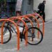 Paraciclos são suportes para estacionamento de bicicletas em áreas públicas