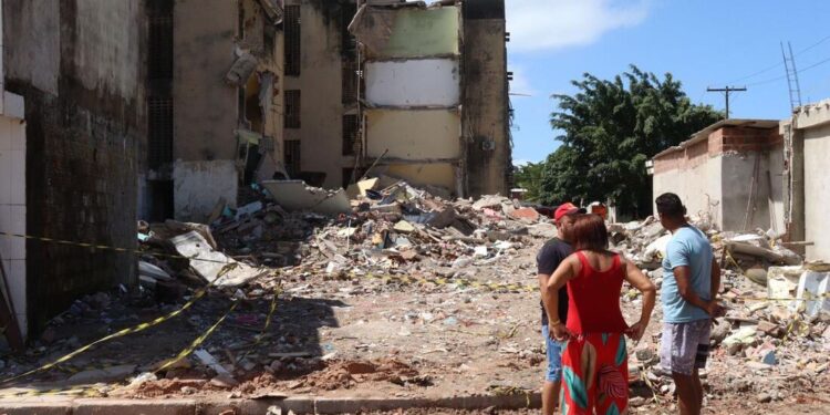 Prédio do Conjunto Beira-Mar, no Janga caiu e deixou 14 mortos, em Paulista