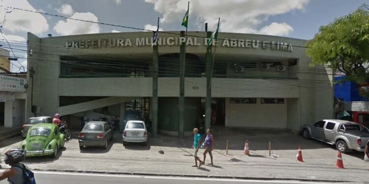 Prefeitura de Abreu e Lima lançou aviso de licitação de R$ 2 milhões para fazer publicidade