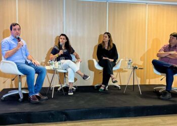 Eduardo Loyo e Giuliana mesquita lançaram pacote de voos no verão