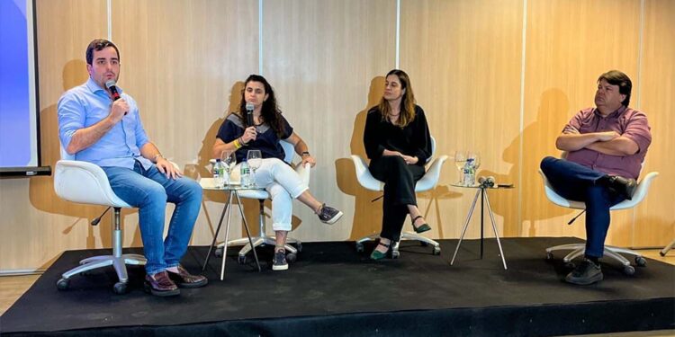 Eduardo Loyo e Giuliana mesquita lançaram pacote de voos no verão