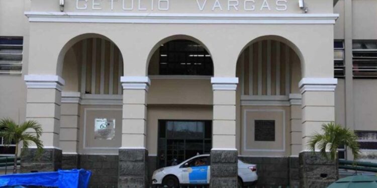 Hospital Getúlio Vargas, no Recife, é uma das principais referências de atendimento na rede pública estadual