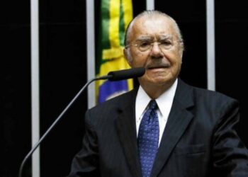 José Sarney é um advogado, político e escritor