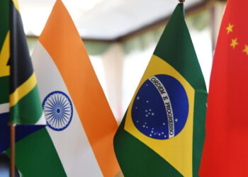 Atualmente o BRICS é composto pelas nações, Brasil, Rússia, Índia, China e a África do Sul.