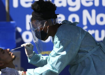 Vacinação continua sendo fundamental para combater a pandemia.