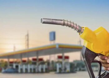 O preço médio passará a ser de R$ 2,93 por litro para a gasolina e de R$ 3,80 para o diesel nas distribuidoras a partir desta quarta-feira (15).