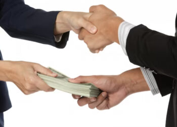 Ministro das Relações Institucionais questiona envio de recursos para cidades com apoio político.