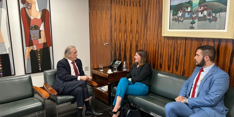 Bivar e Stephanie Qaq