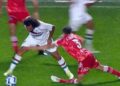 Zagueiro tem lesão assustadora após pisão de Marcelo