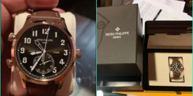 Mensagens revelam tentativas de entregar valores a Bolsonaro em dinheiro vivo.