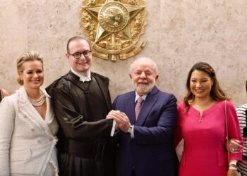 Presidente Lula e Janja na posse de Cristiano Zanin.