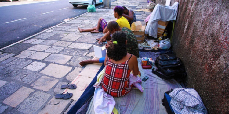 O recenseamento foi feito entre setembro e outubro de 2022 com pessoas que usam as ruas para dormir ou tirar o sustento, de forma permanente ou temporária.