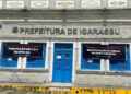 Prefeitura de Igarassu fixou cartazes em apoio à paralisação.