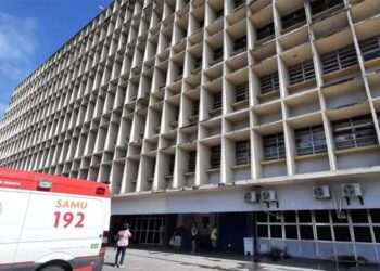 O Hospital da Restauração é referência no estado mas sofre com falta de estrutura.