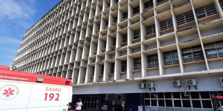 O Hospital da Restauração é referência no estado mas sofre com falta de estrutura.