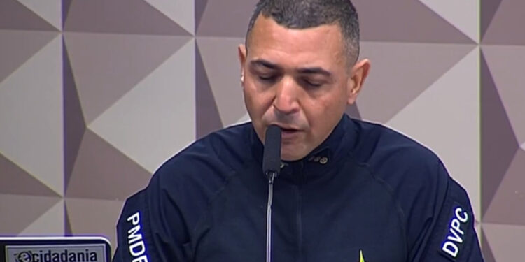 O ex-comandante da Polícia Militar do Distrito Federal, coronel Fábio Augusto Vieira durante o depoimento na CPI.