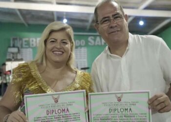Primeira Dama de Jaboatão Andréa Medeiros ao lado do seu esposo prefeito Mano Medeiros